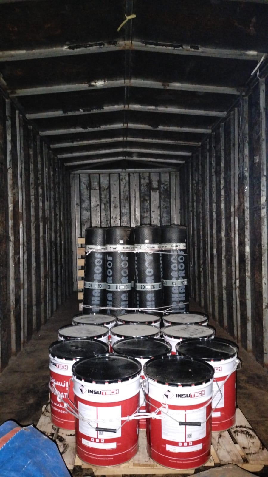 Pengiriman material Membran Bakar 3mm Sanded & Bitumen Emulsion Coating